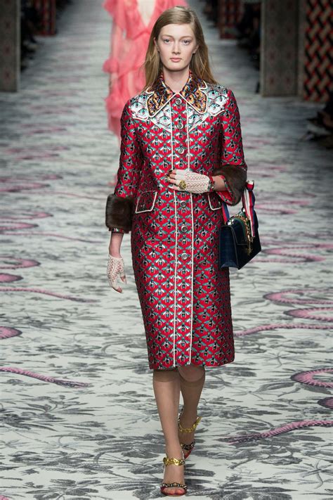 zoccoli gucci 2016|gucci dress show 2016.